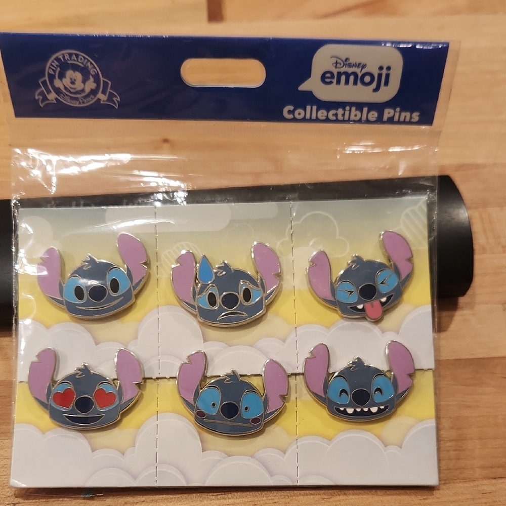 Disney Emoji Collectible Pins Set